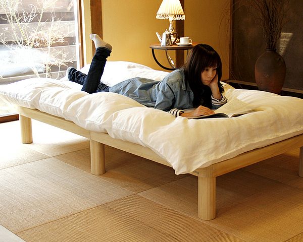 どんなテイストのお部屋にもなじむナチュラルなデザインのすのこベッド（桐材）