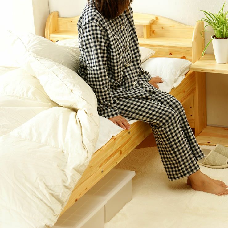 ひのき材の照明付き木製畳ベッド