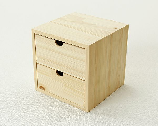 17cm角のシンプルなキューブ型の収納アイテム