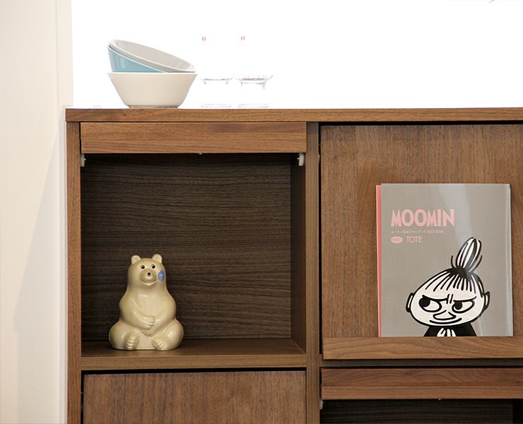 シンプルで上質な色合いの木製マガジンラック･本棚 77cm幅_詳細02