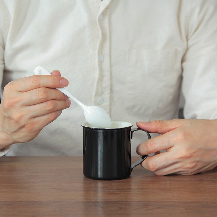 ツバメコーヒースプーンの手持ちイメージ