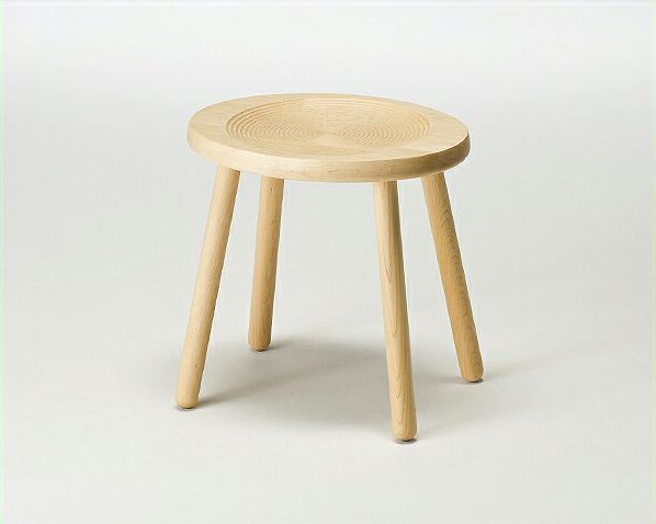 ほっと落ち着く柔らかい雰囲気の丸い木製スツール※代引き スツール