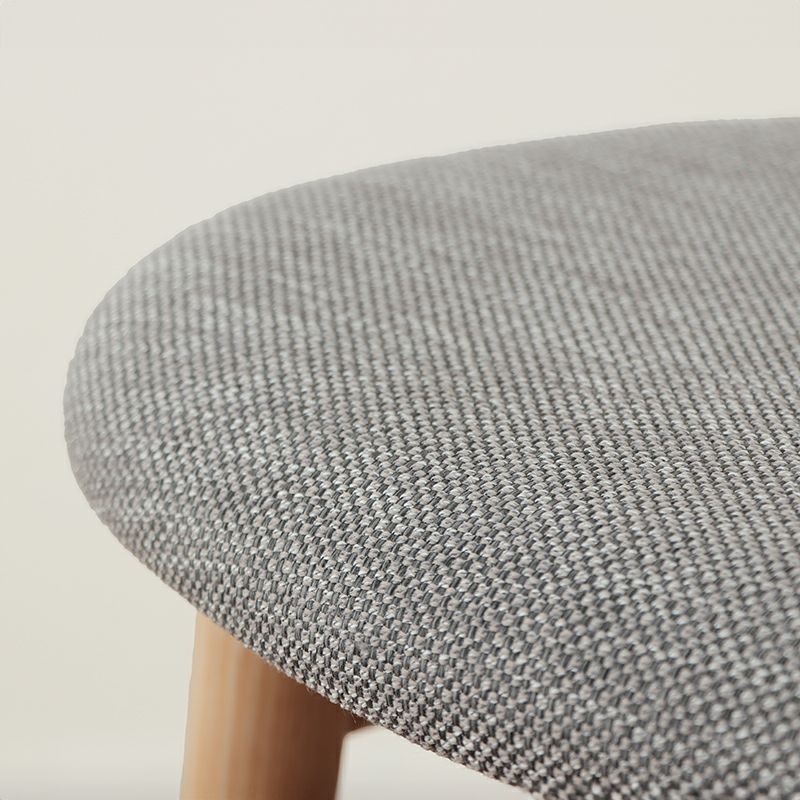 スマートなデザインのダイニングチェア