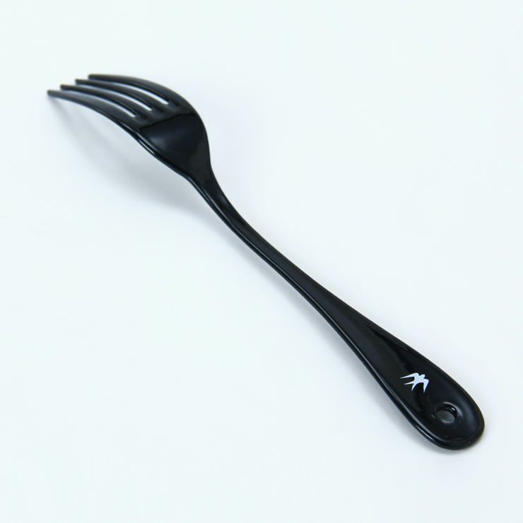 握り心地の良い滑らかな仕上がりのツバメフォーク