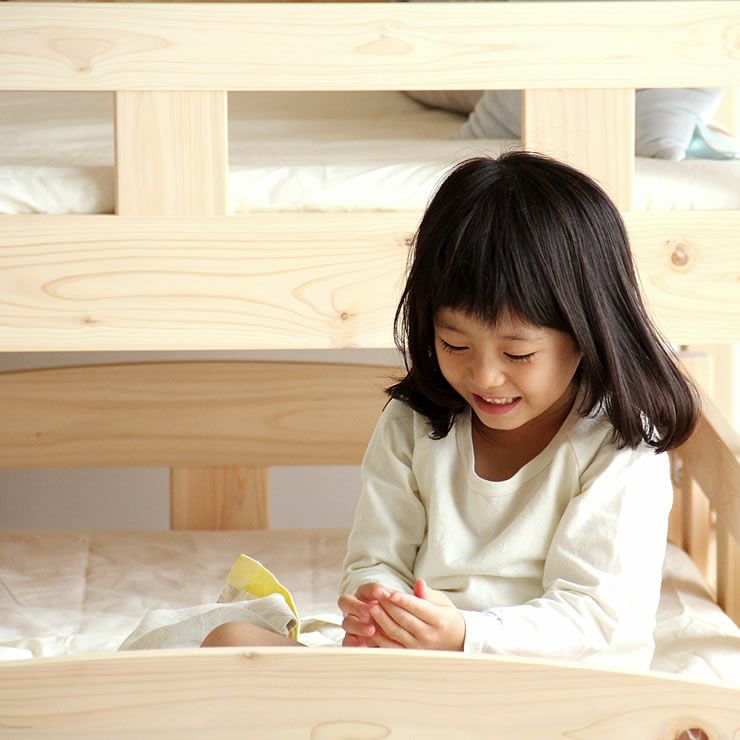 圧迫感を感じさせず、子ども部屋の空間を有効活用できる二段ベッド