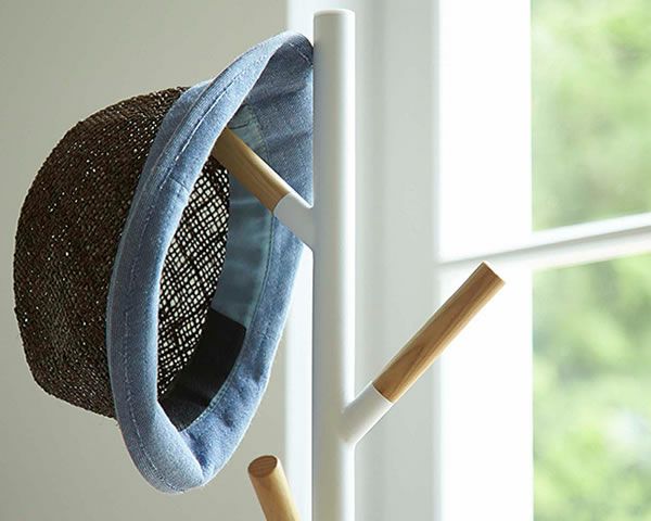 帽子や繊細なストールを直接掛けても傷つきにくい山崎実業ポールハンガーplain（プレーン）