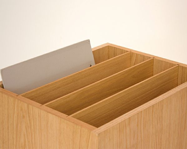 素材の良さを引き立たせるシンプルデザインのワゴン杉工場 セノヴィ_詳細03