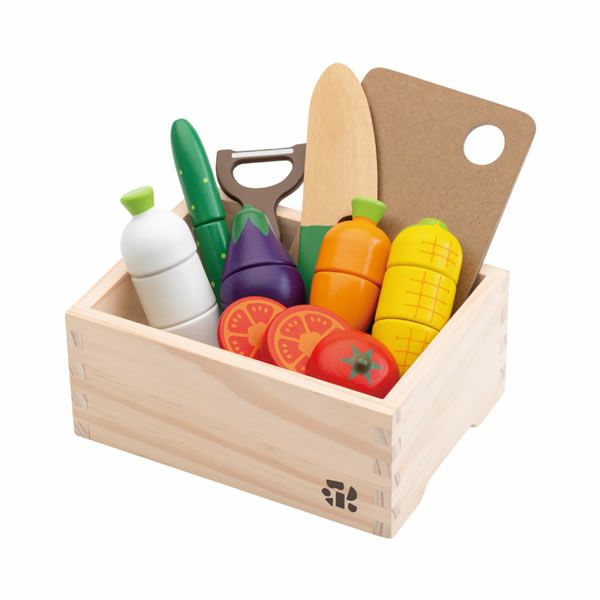 木の温もりあふれるおままごとセット