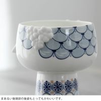 オリエンタルな雰囲気のエヴァフラワーベース