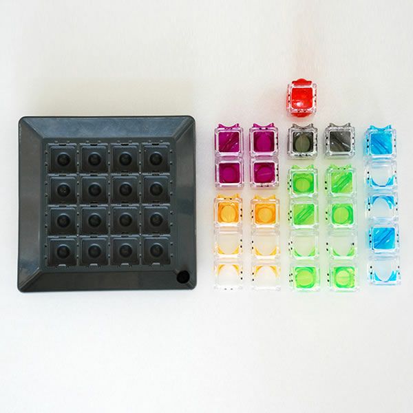 軽くて扱いやすいプラスチック製のグラビティ・メイズ