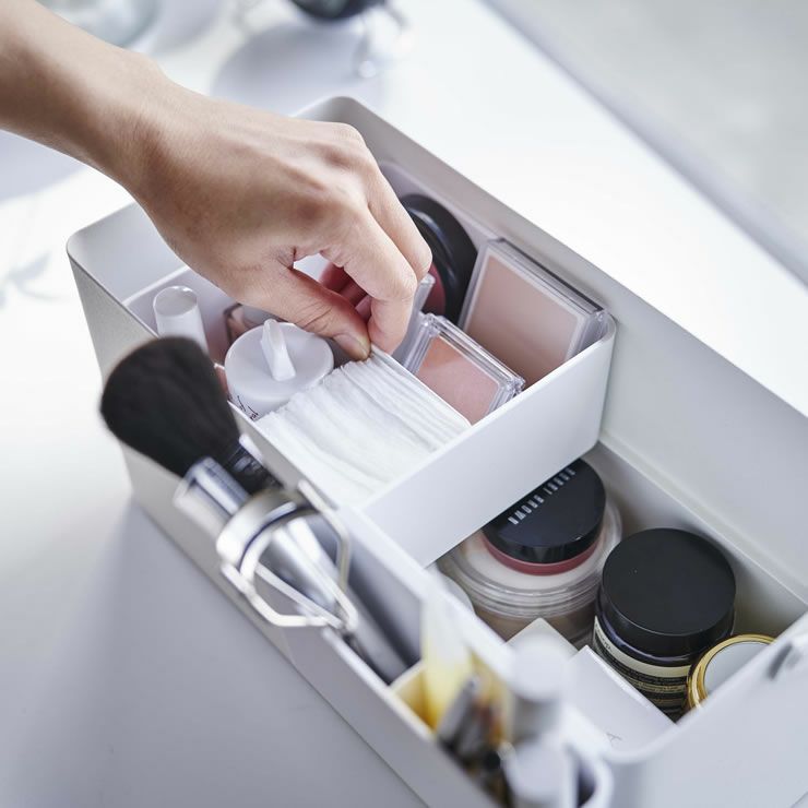 山崎実業メイクボックス TOWER（タワー）のトレー（大）はスライド式