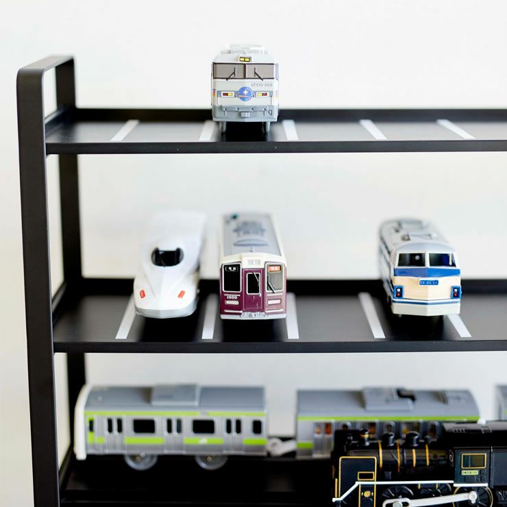 山崎実業ミニカー＆レールトイラック TOWER（タワー）は持っているおもちゃの量に合わせてトレーを設置できます