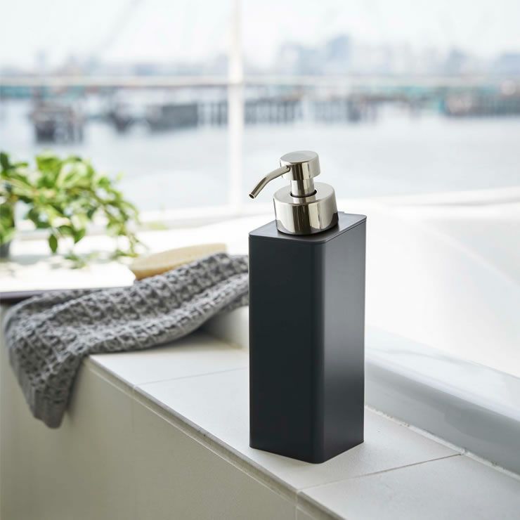 山崎実業マグネットツーウェイディスペンサー TOWER（タワー）泡タイプはポンプには光沢感・ボトルにはマットの2種類の質感