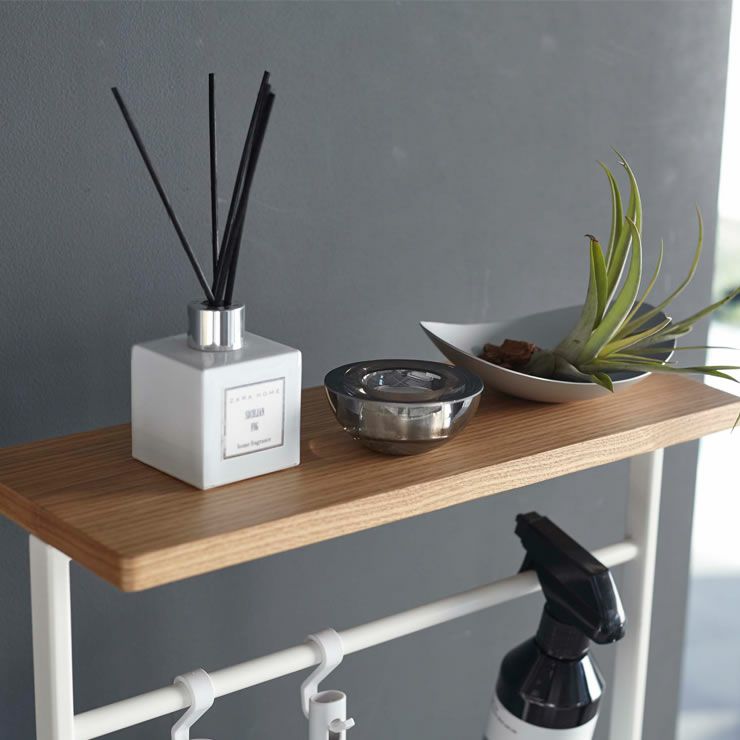 玄関のコーディネートにご活用いただける山崎実業天板引っ掛け傘立て TOWER（タワー）