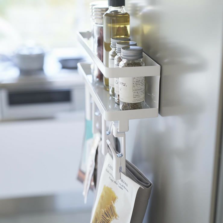 ずれ落ちにくい強力マグネットの山崎実業マグネットスパイスラック＆回転式クリップ tower（タワー） 4連