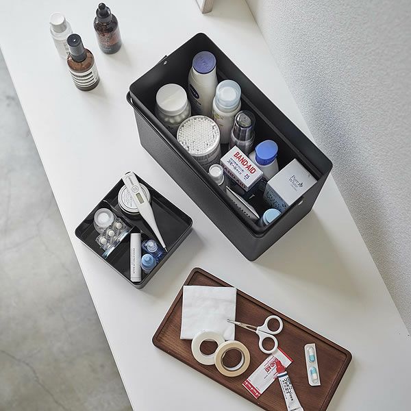 細かいものを整理して収納できる山崎実業救急箱　tower（タワー）