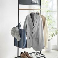 山崎実業キッズパネル付きハンガーラック　tower（タワー）はシンプルなデザインなので大人用コートハンガーとしてもご使用になれます