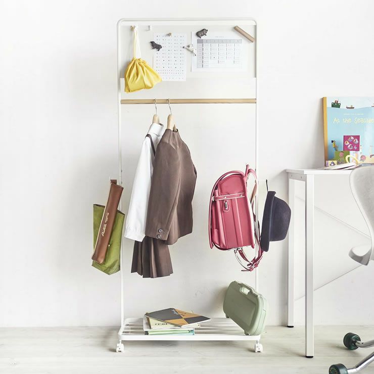 子ども部屋の整理整頓に繋がる山崎実業キッズパネル付きハンガーラック　tower（タワー）