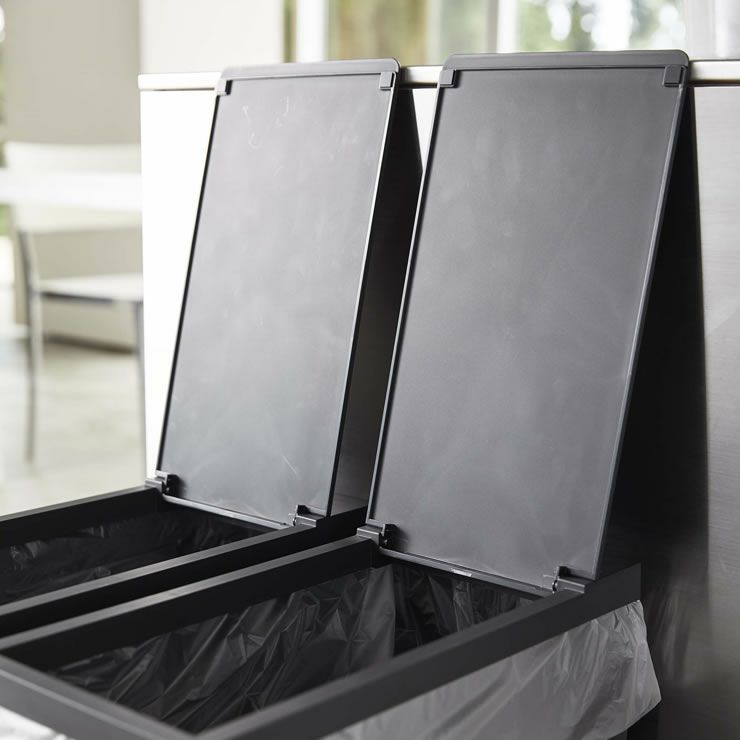 45Lのゴミ袋がすっぽり入るように設計された折りたたみ式の山崎実業スリム蓋付きゴミ箱　tower（タワー）　2個組