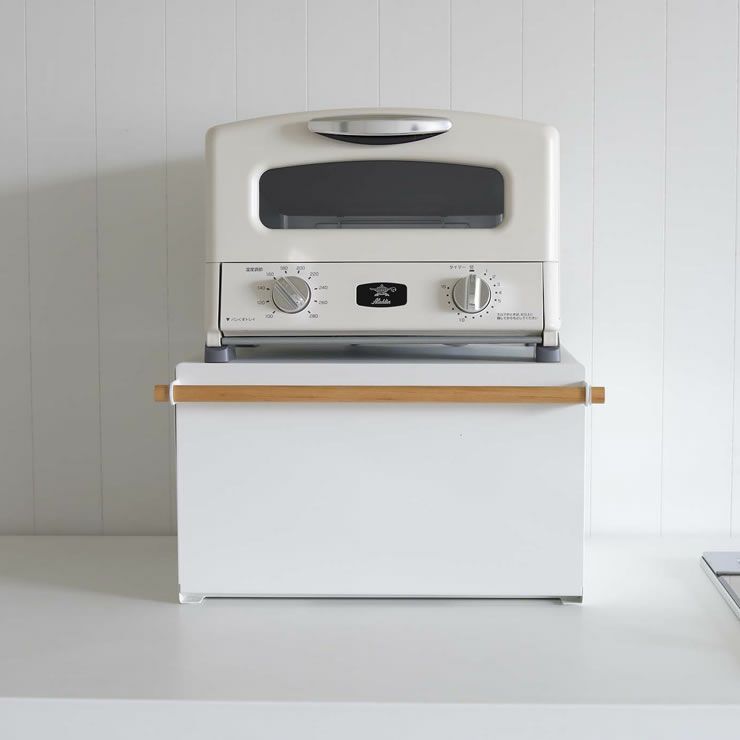 山崎実業ブレッドケース　tosca（トスカ）の上にはトースターなどを置くこともできます