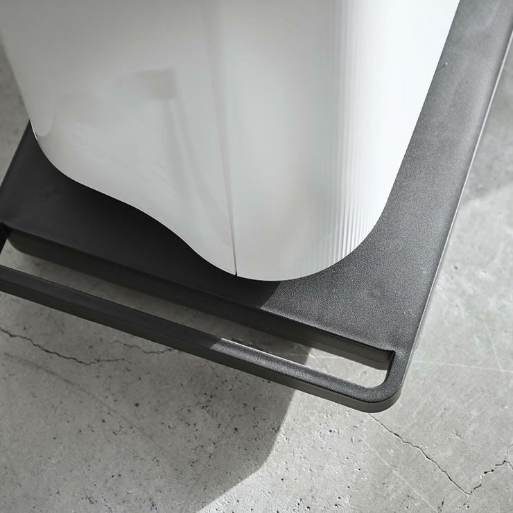 山崎実業台車　tower（タワー）はキャスターが見えづらい設計で生活感や雑多な感じがなくすっきりとしたデザイン