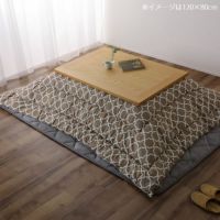 シンプルなデザインの一年中使えるこたつ