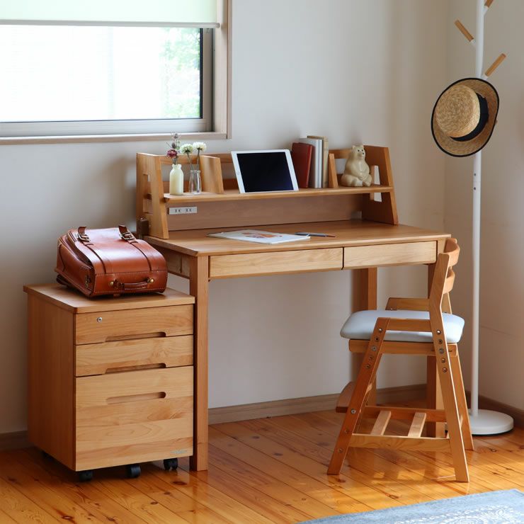 上棚とワゴンがセットになった学習机4点セット