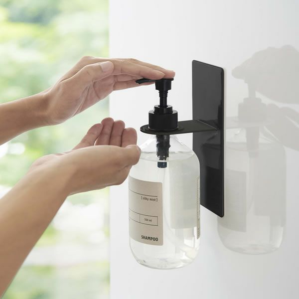 山崎実業マグネットバスルームディスペンサーホルダー　tower（タワー）はマグネットが付く浴室壁面に取り付けてお使いください