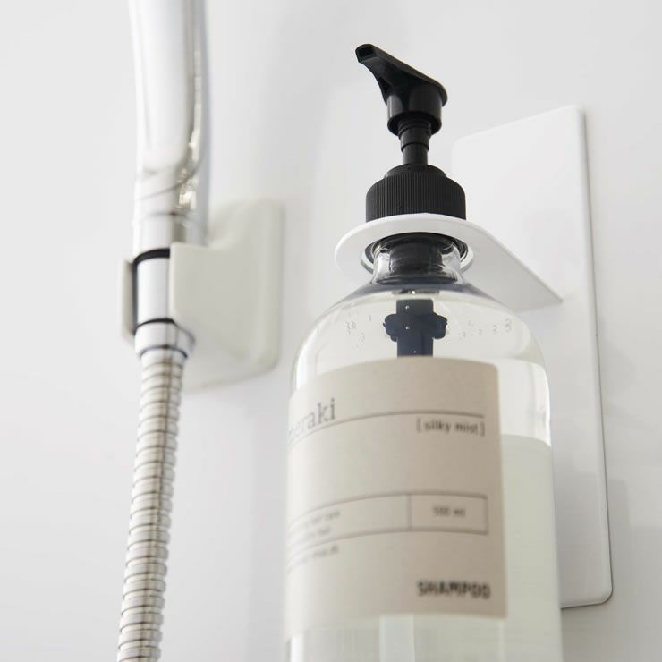 どこに置いても違和感のない汎用性の高いデザインの山崎実業マグネットバスルームディスペンサーホルダー　tower（タワー）