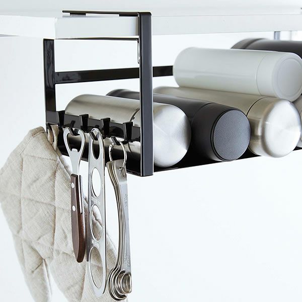 山崎実業戸棚下ワイドジャグボトル収納ラック tower（タワー）は長さがあってかさばるものもスッキリ収納