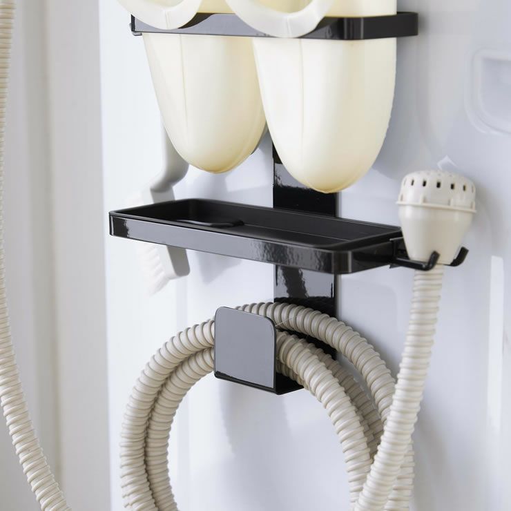 お手入れしやすく衛生的にお使いいただける山崎実業トレー付き洗濯機横マグネット バスブーツ＆ホースホルダー tower（タワー）