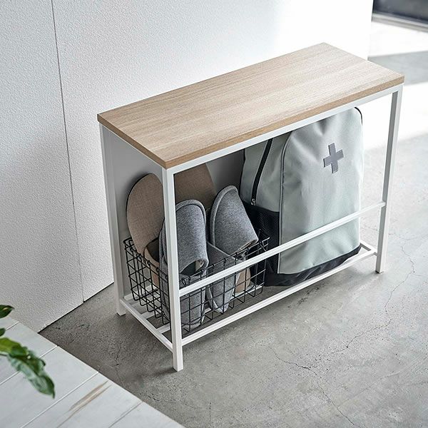 スリッパや外遊びの道具ガーデニング用品なども隠しながら収納できる山崎実業収納付き玄関ベンチ tower（タワー）