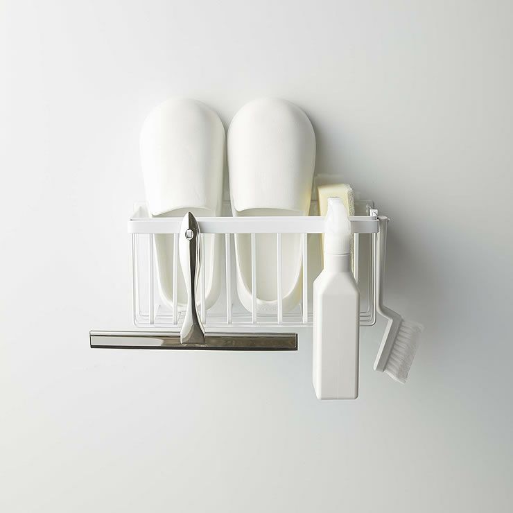 山崎実業マグネットバスルームバスケット tower（タワー）は移動も簡単にできるのでお掃除も楽にできます