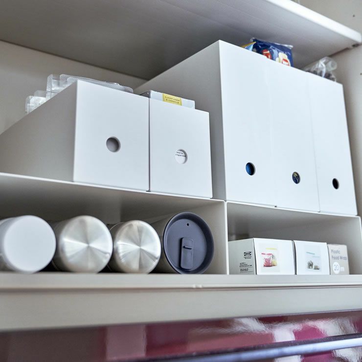 山崎実業収納ボックス下ラック tower（タワー） 2個組は収納に困りがちなストック類も出し入れしやすくなります