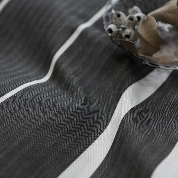 ヘリンボーン織りが心地よいモノトーンボーダーの枕カバー（43×63cm用）_詳細02