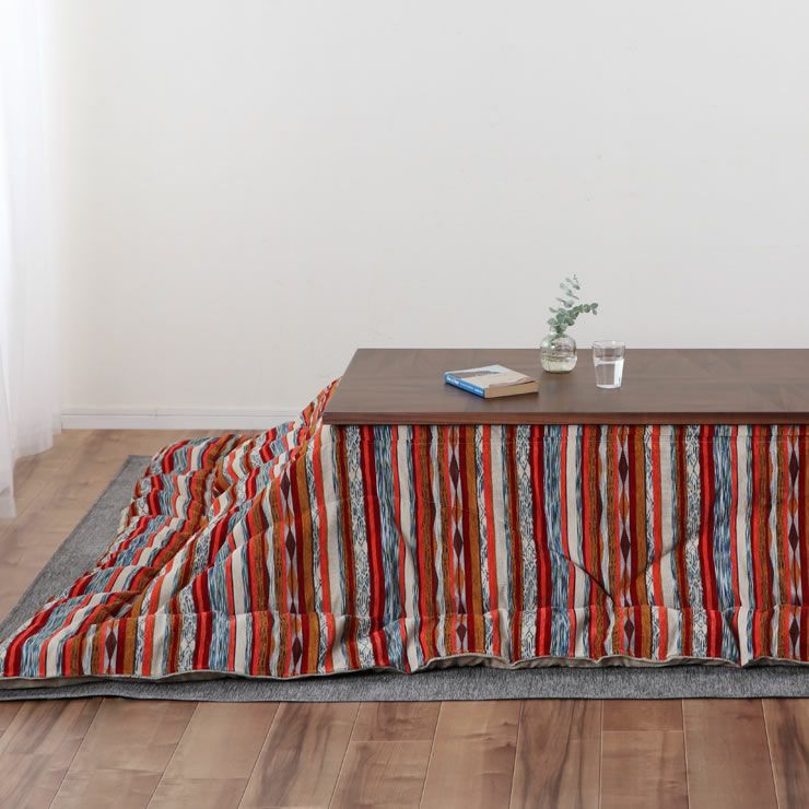 木目を活かした幾何学模様がオシャレなこたつテーブル