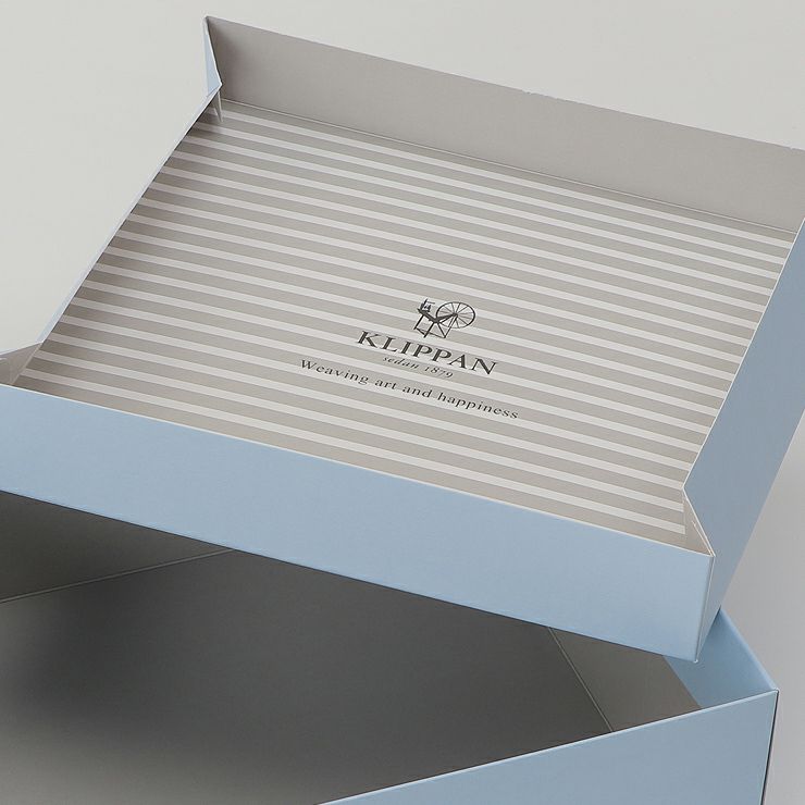 蓋の内側にはクリッパンのロゴとボーダー