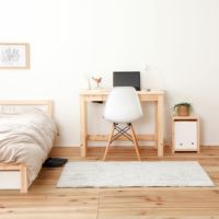 無塗装でひのきの質感をたっぷり味わえるナイ ナイトテーブル