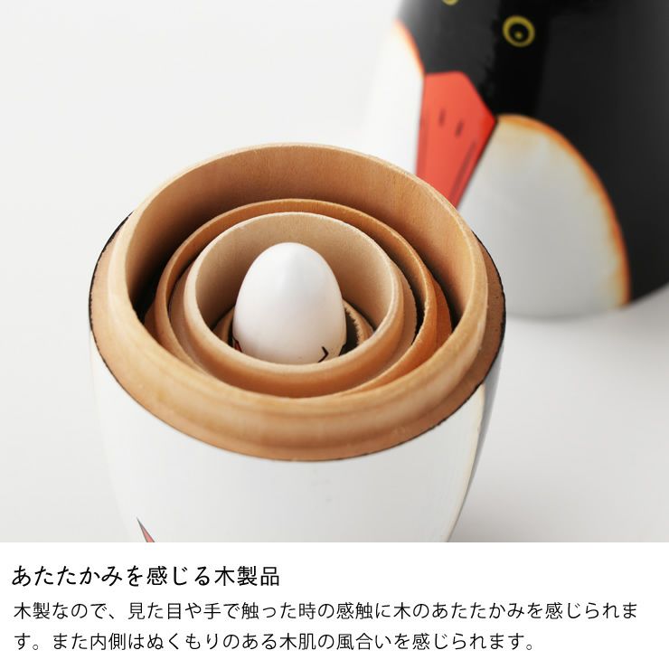 あたたかみを感じる木製品のペンギンマトリョーシカ