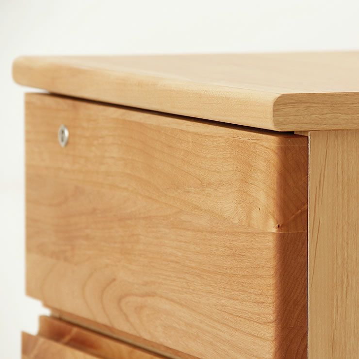 サイドチェストの前板アップ