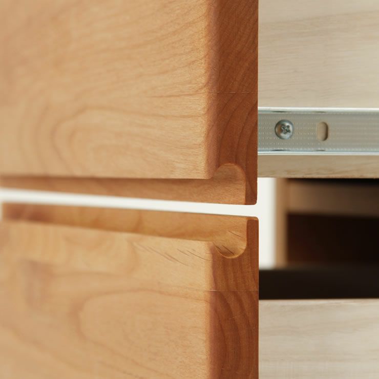 サイドチェストの取っ手アップ