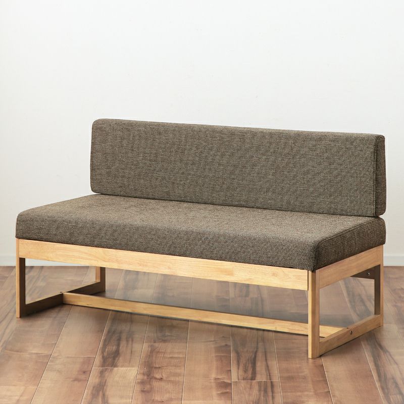 ナチュラルモダン風や、北欧スタイル、カフェ風などのインテリアとも相性抜群なソファ