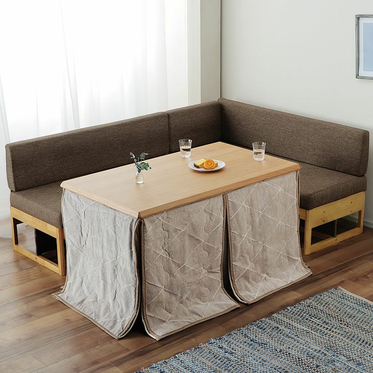 ソファダイニングのレイアウトも可能なソファ