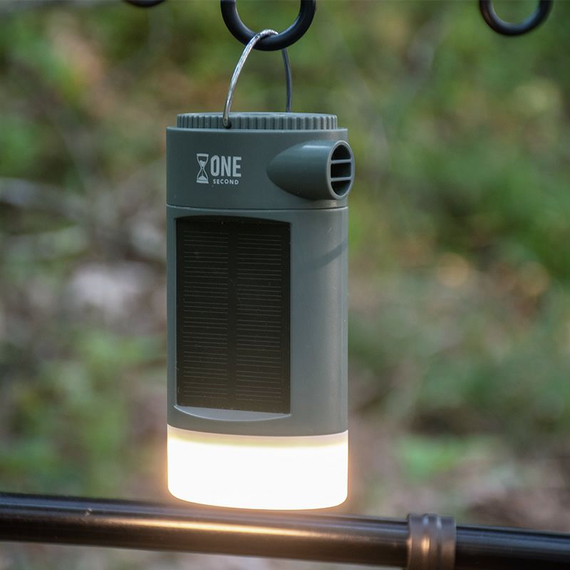 キャンプの雰囲気を壊さないモルティ多機能LEDランタン