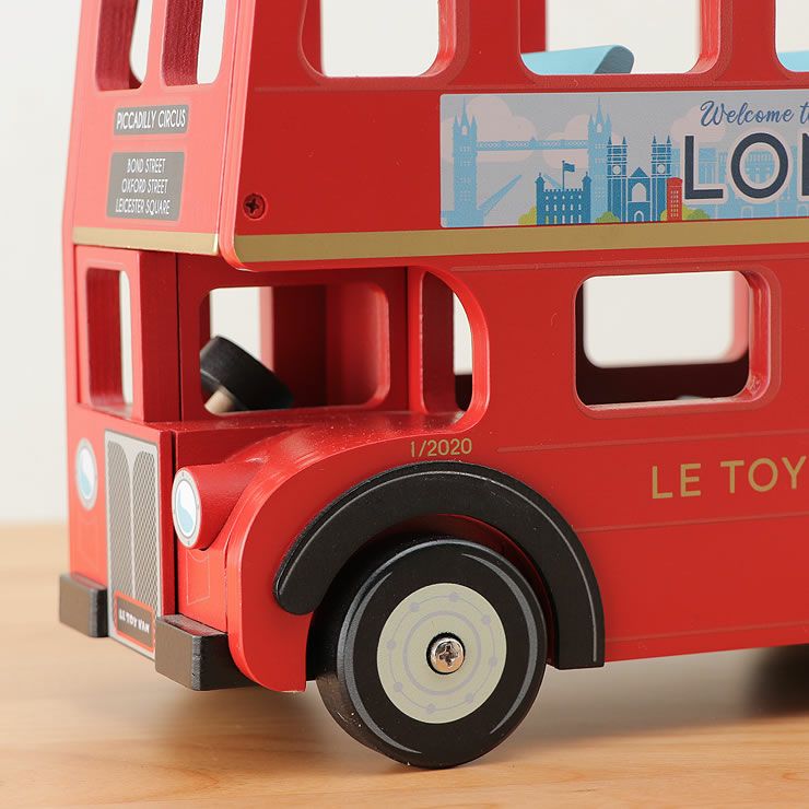 おもちゃのロンドンバスの運転席アップ