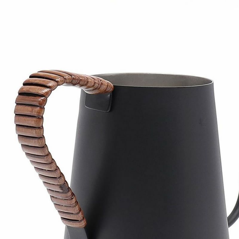 ツバメドリップポットの手持ちイメージ