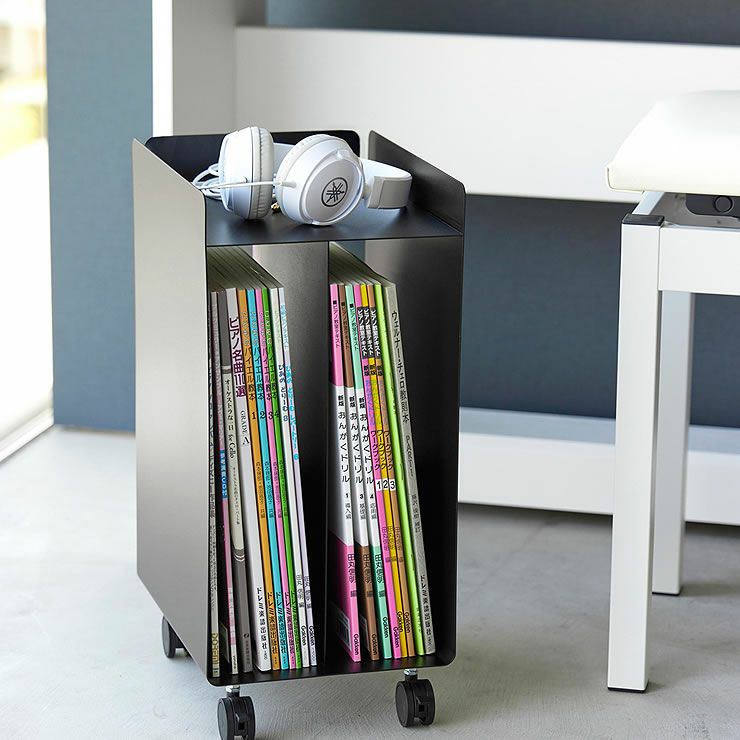 ピアノ下楽譜収納ワゴンの使用イメージ（ブラック）