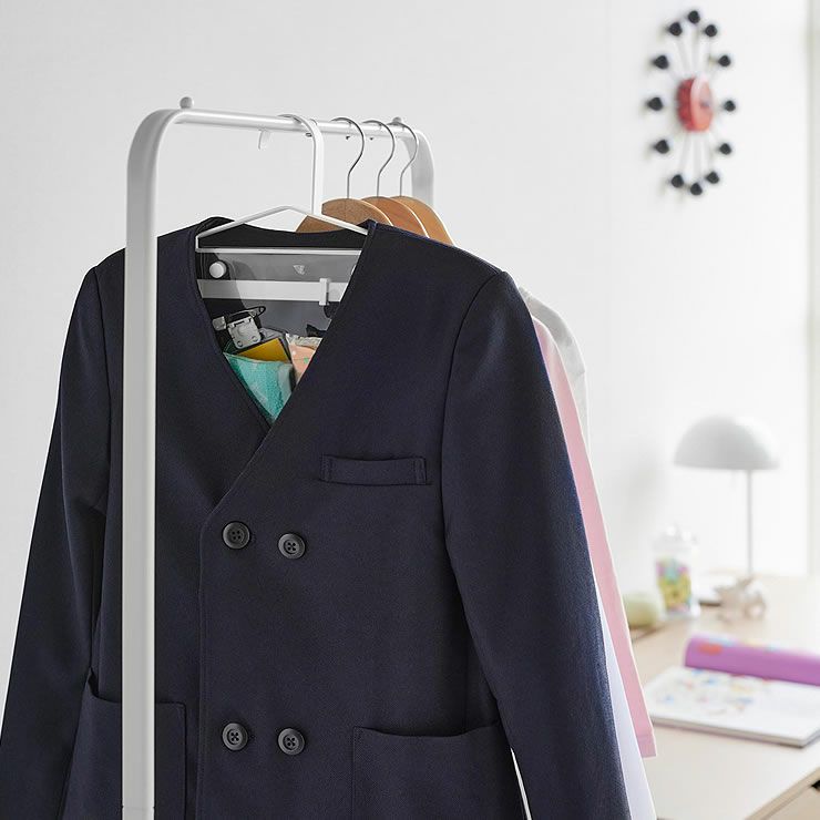 お片付けハンガーtowerの使用イメージ（ホワイト）