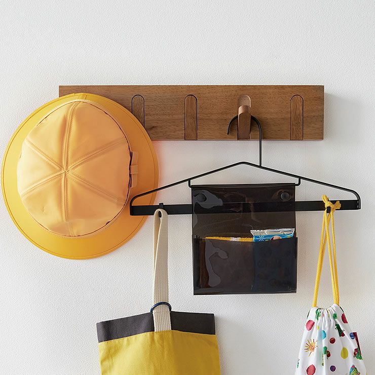 お片付けハンガーtowerの使用イメージ（ブラック）