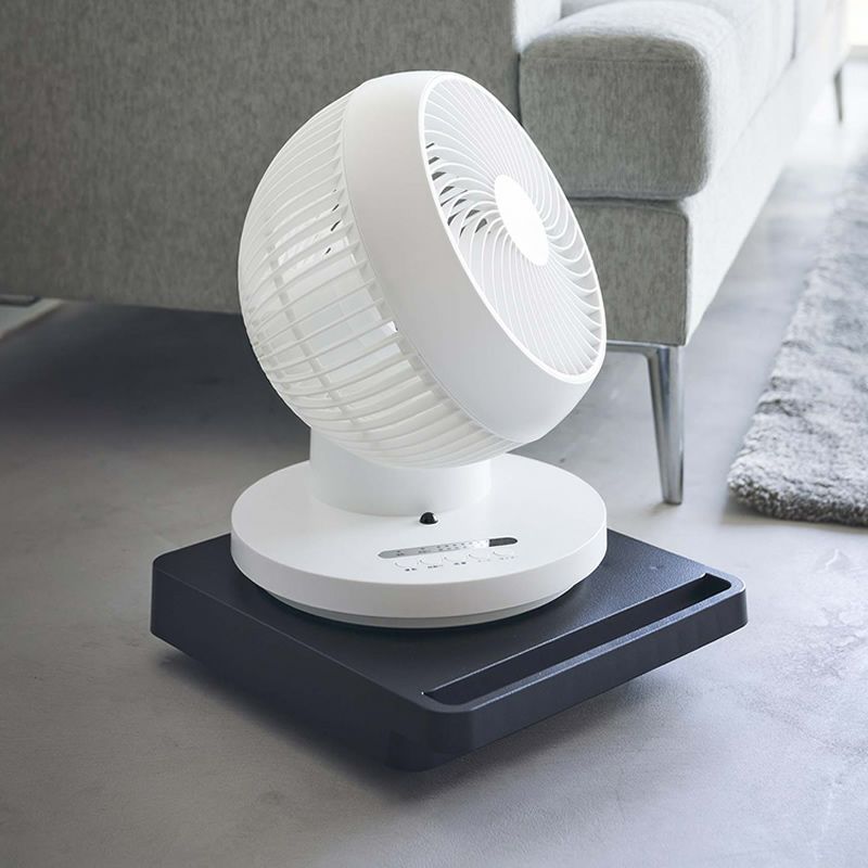 サーキュレーターの移動も楽にできる山崎実業の自立する台車